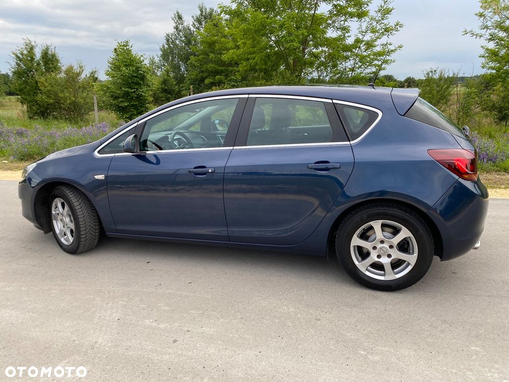 Opel Astra 1.6 Turbo - 2
