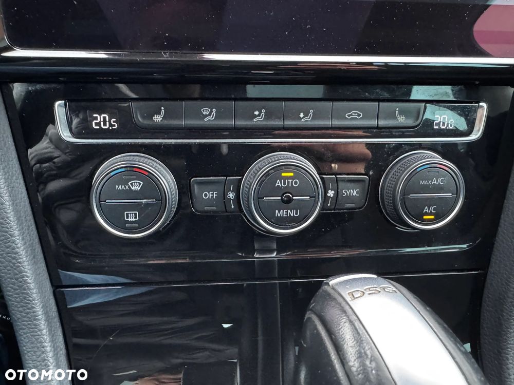 Volkswagen Golf 1.5 TSI ACT DSG Sound - 22