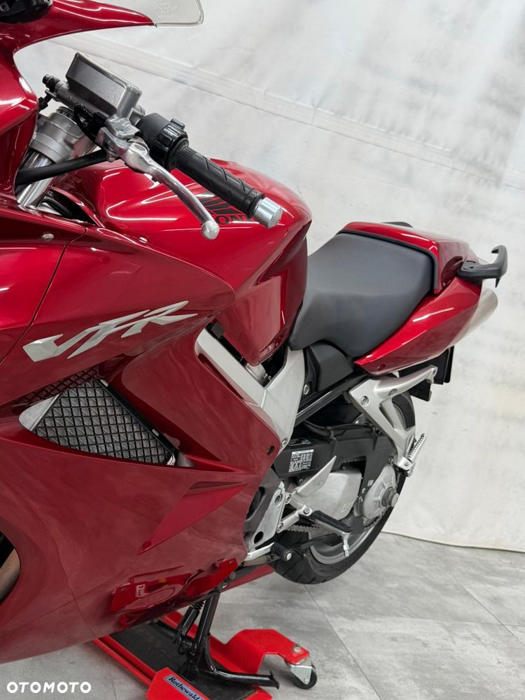 Honda VFR - 23