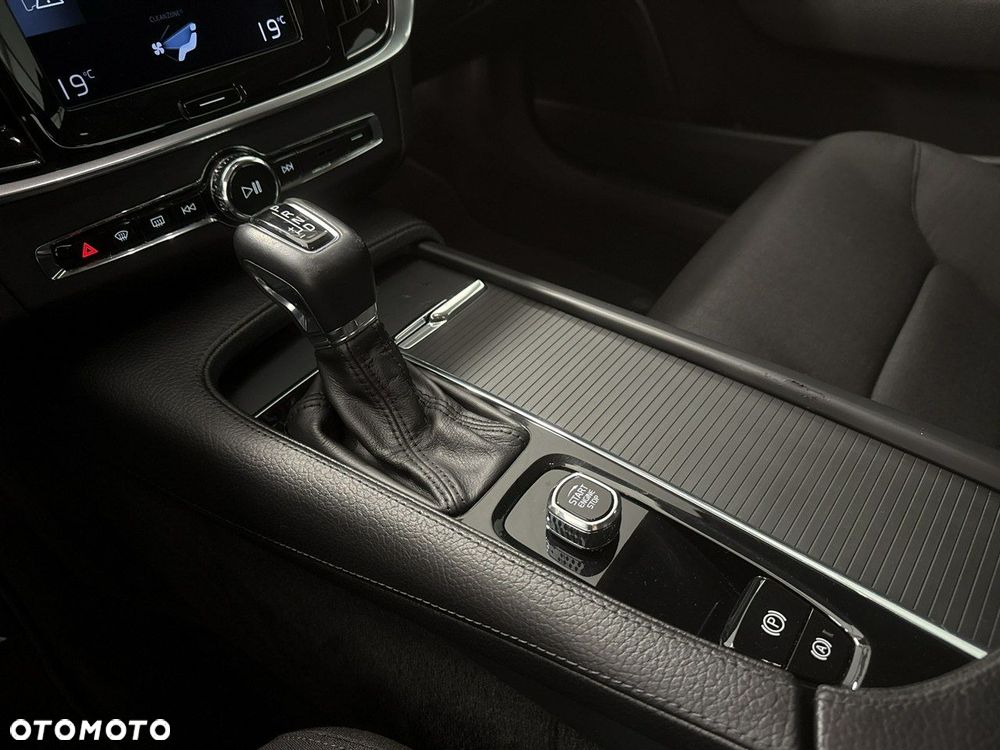 Volvo S90 - 17