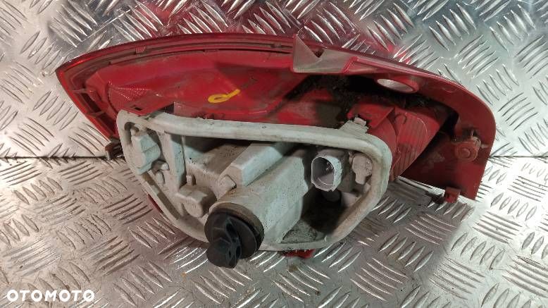 LAMPA PRAWA TYLNA SEAT IBIZA 4 - 2