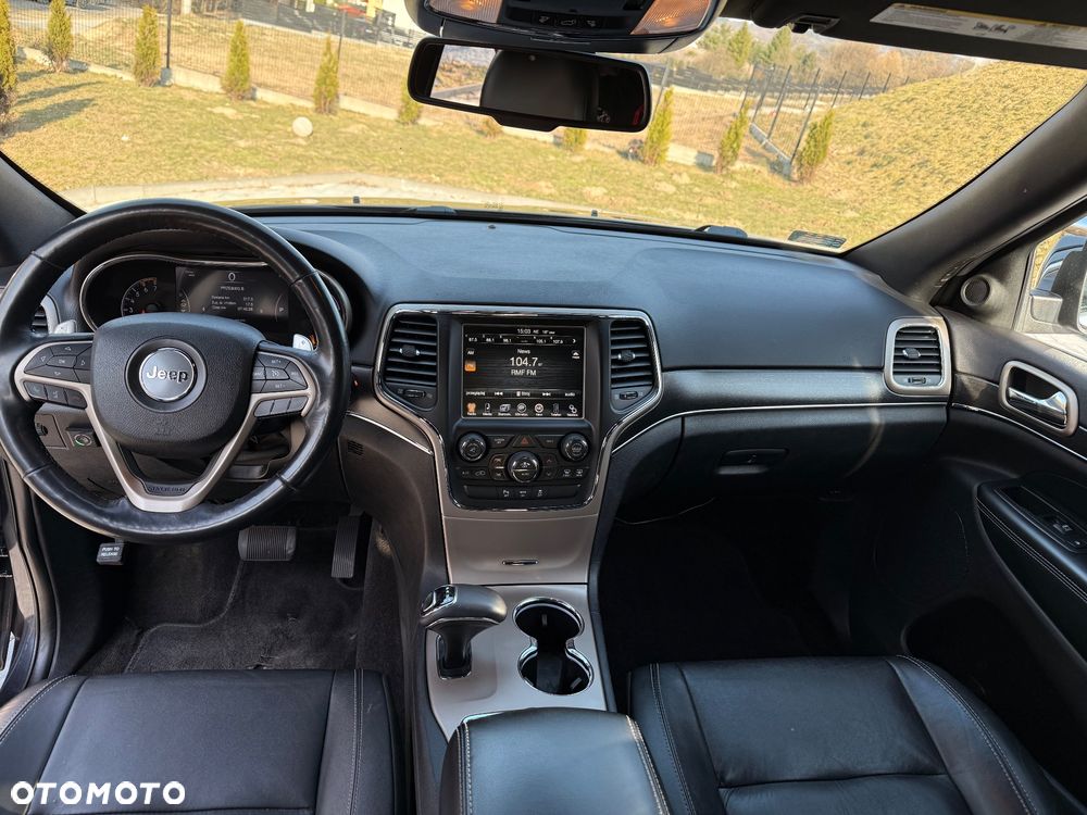Jeep Grand Cherokee - 12