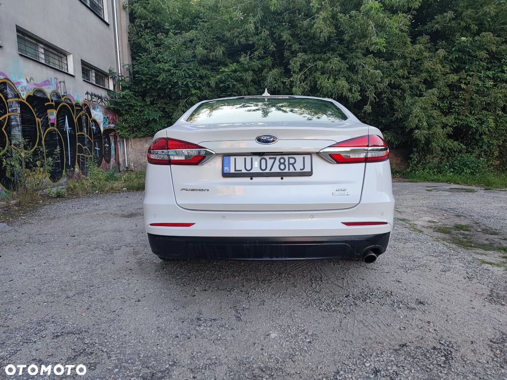 Ford Fusion - 2