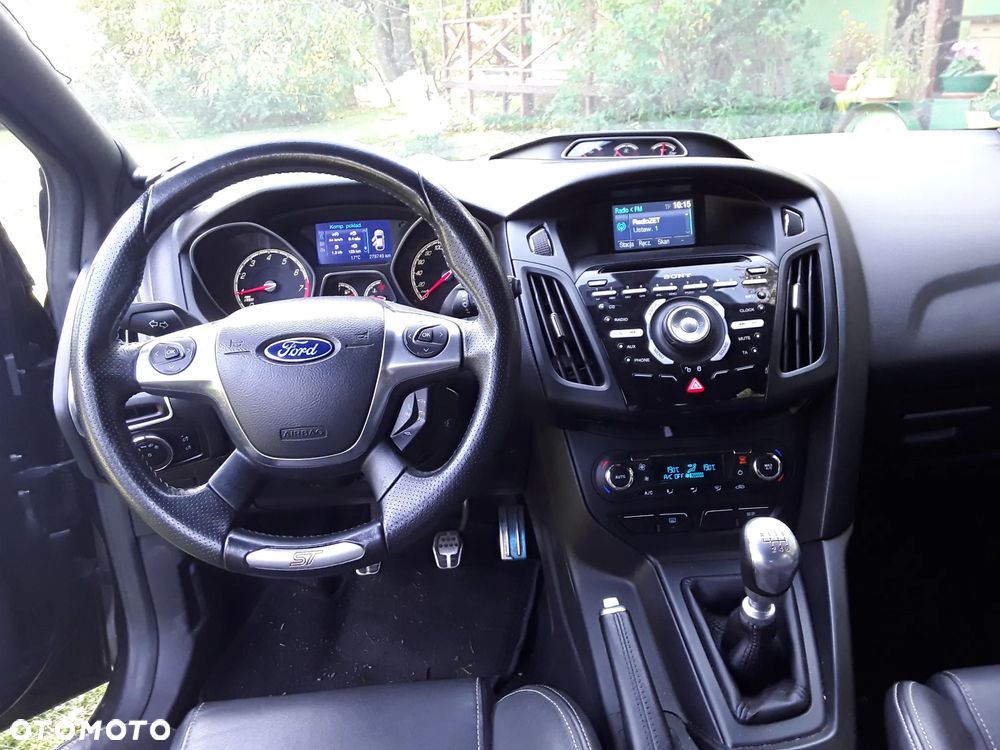 Ford Focus ST - 11
