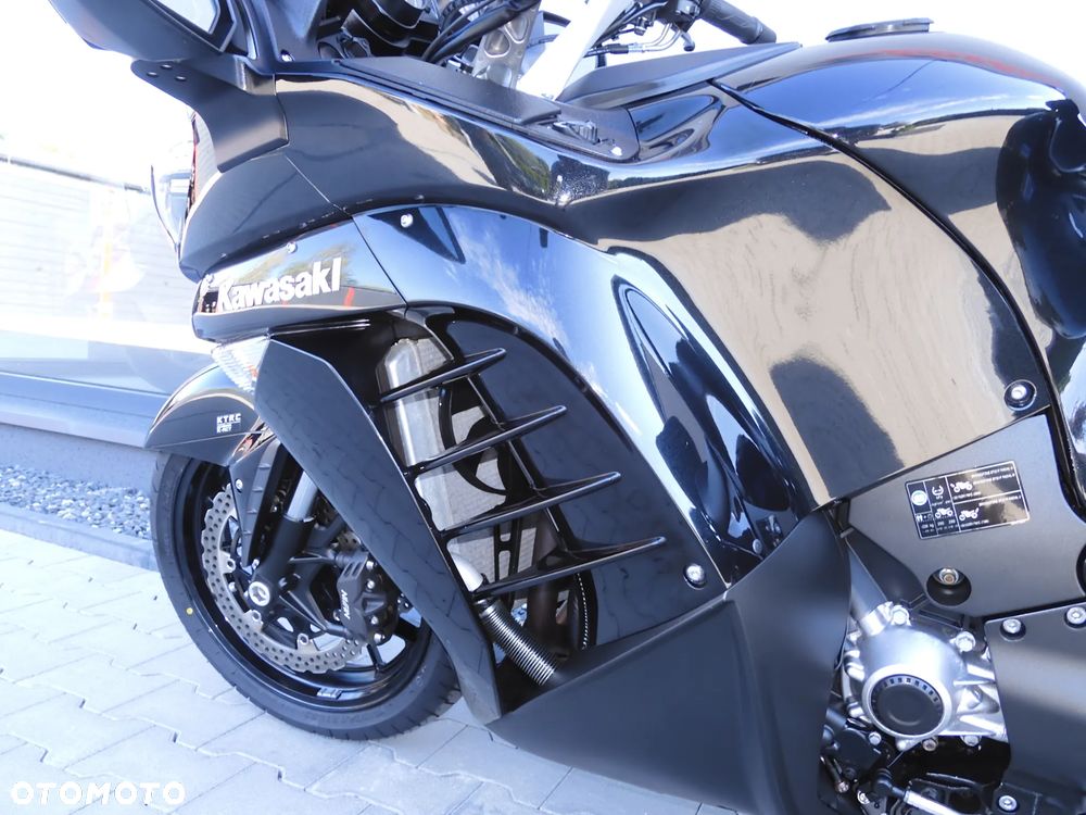 Kawasaki GTR - 29