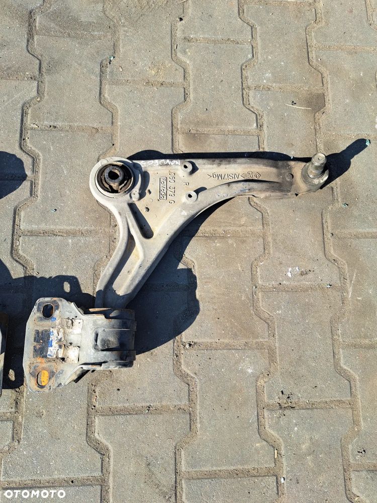 Ford Mondeo mk5  wahacz prawy przód - 3