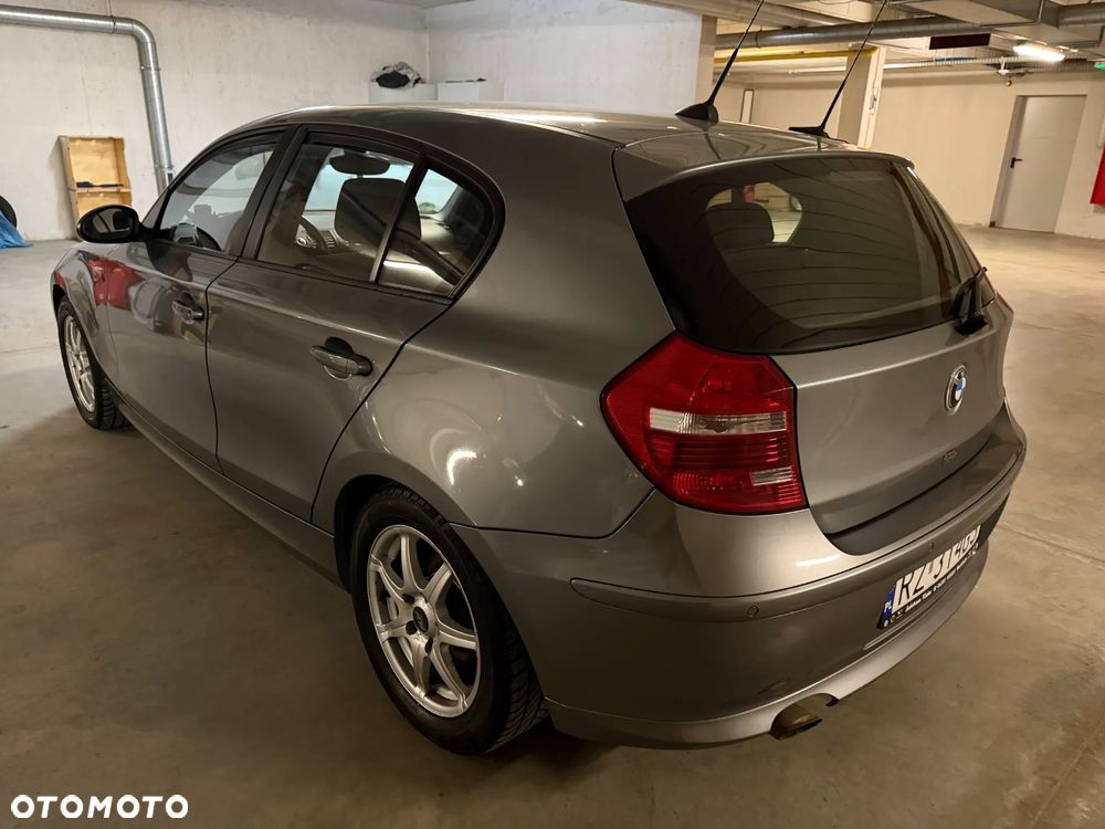 BMW Seria 1 118d DPF - 6