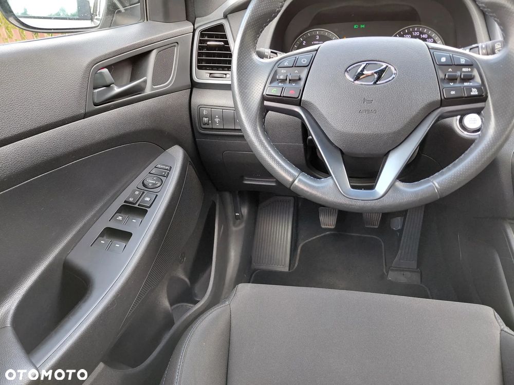 Hyundai Tucson 1.7 CRDI BlueDrive GO 2WD - 27