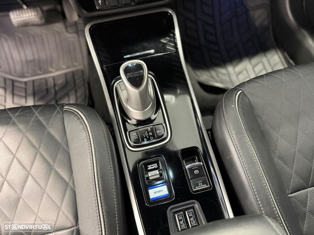 Mitsubishi Outlander 2.4 Intense - 10