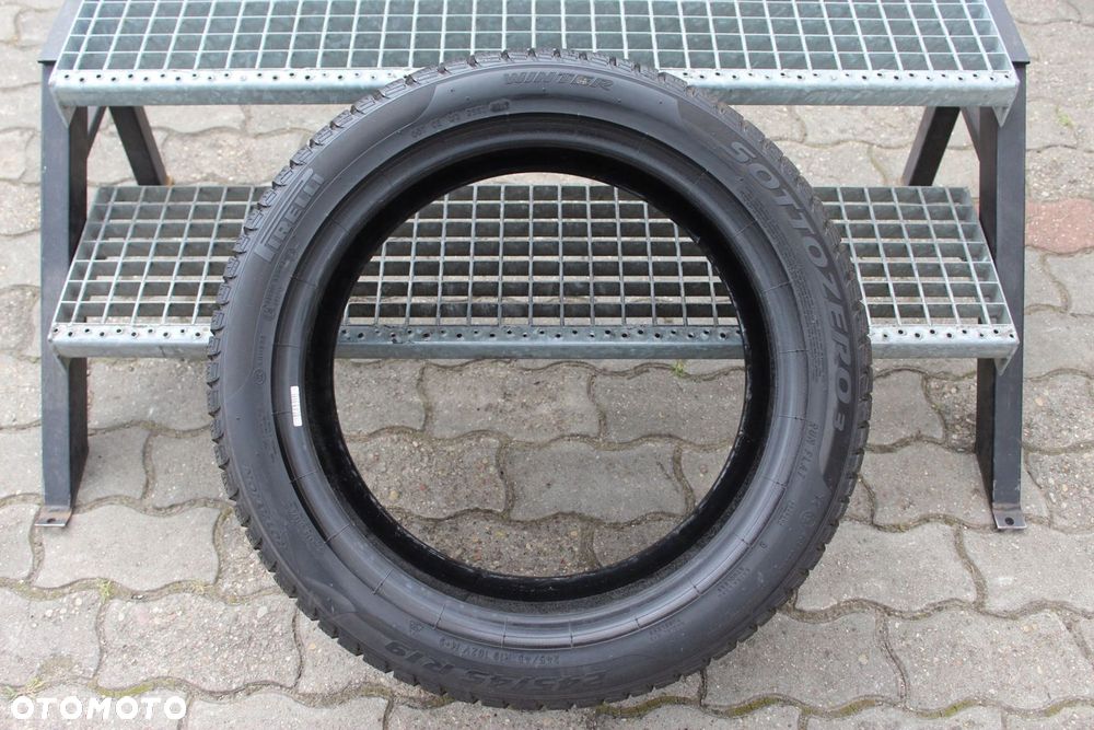 1x 245/45R19 102V XL PIRELLI WINTER SOTTOZERO 3 BMW RSC 18r 5,5mm - 3