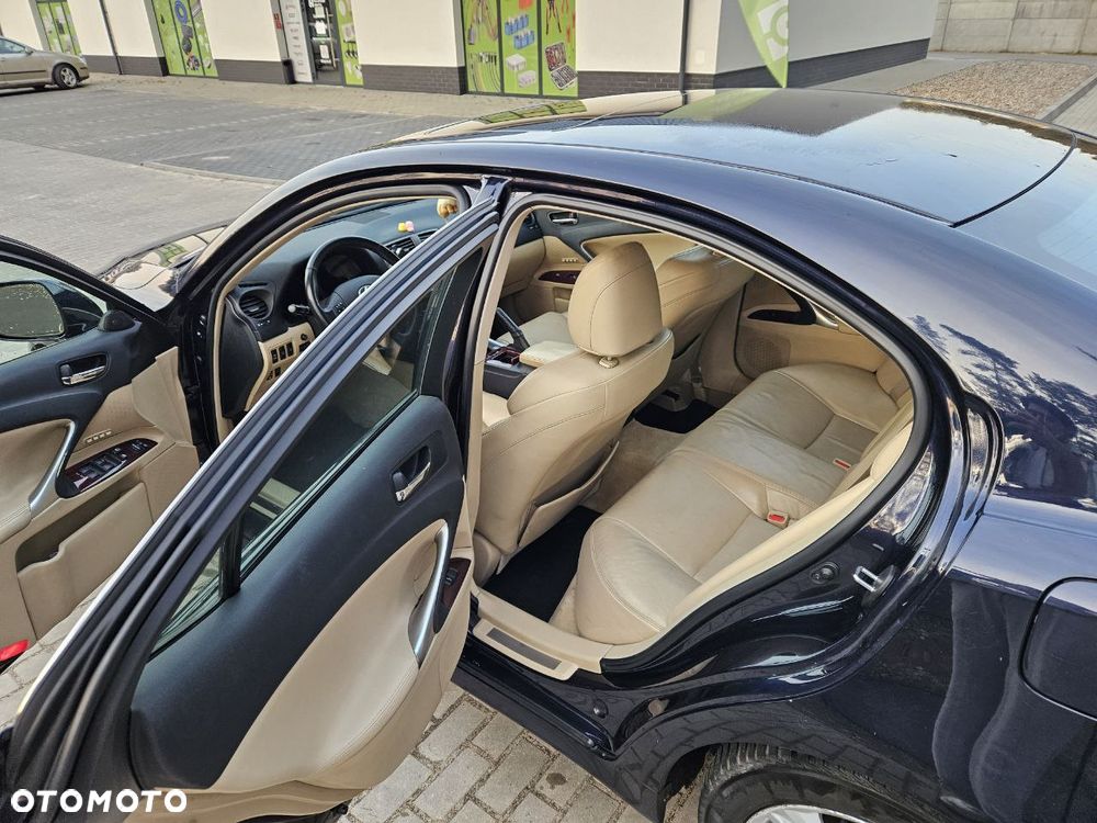 Lexus IS 220 D Prestige - 12