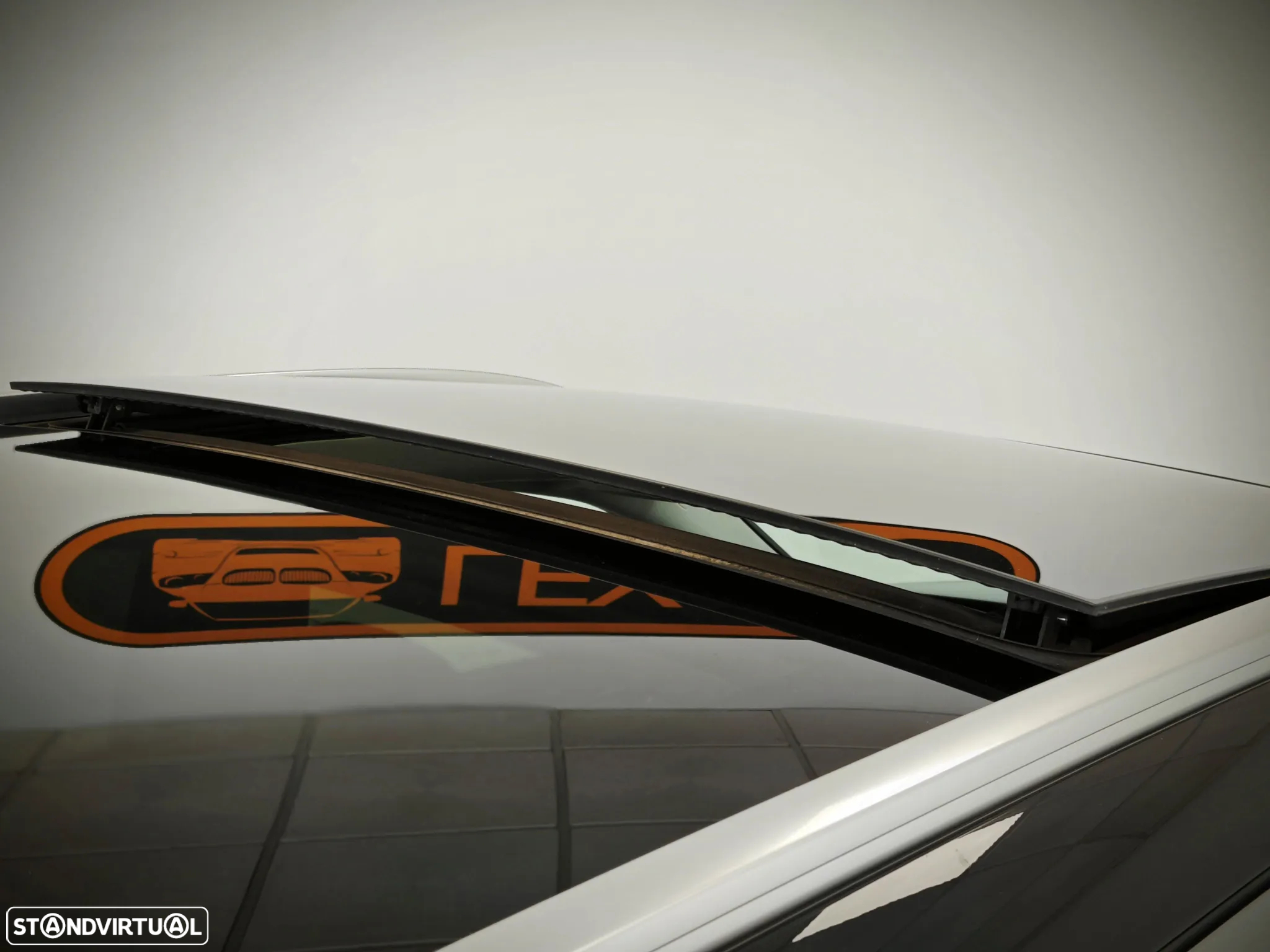 Mercedes-Benz E 220 d T 9G-TRONIC Exclusive - 31