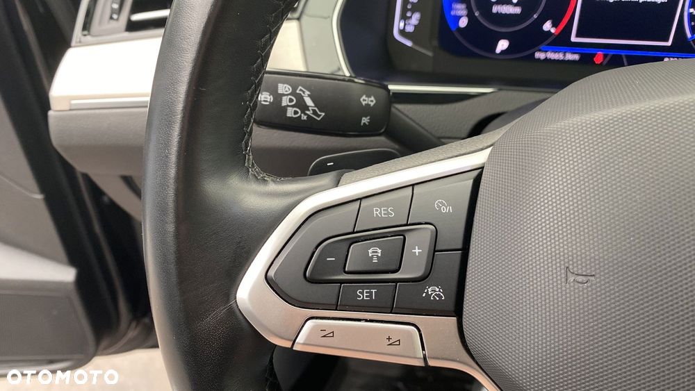 Volkswagen Passat - 24