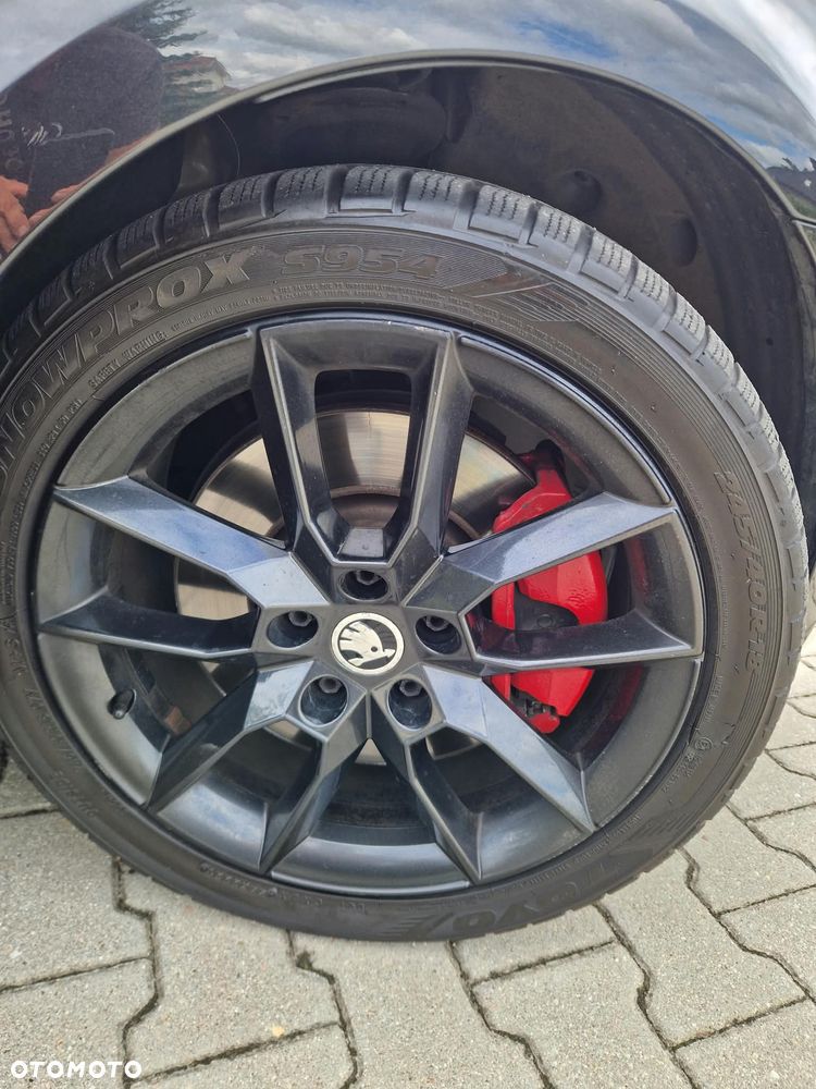 Skoda Octavia 2.0 TDI DSG RS - 21