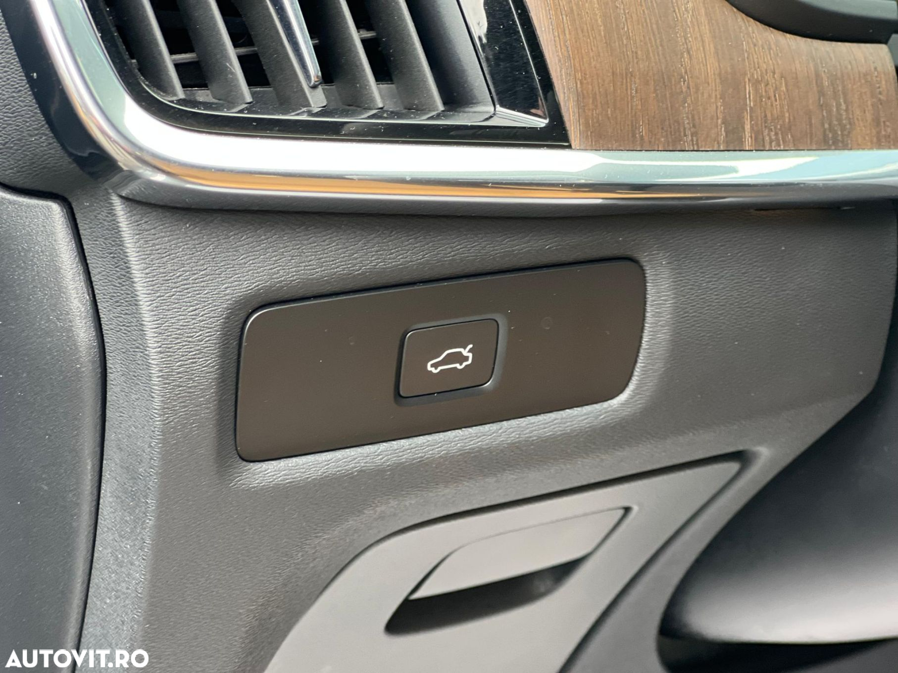 Volvo V90 V90CC B4 MHEV AT AWD Ultimate Bright - 24