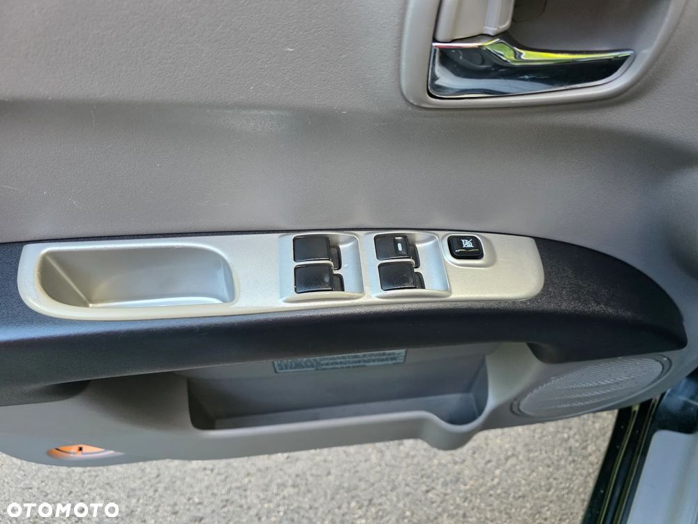 Mitsubishi L200 2.5 DID DC Intense HP - 22