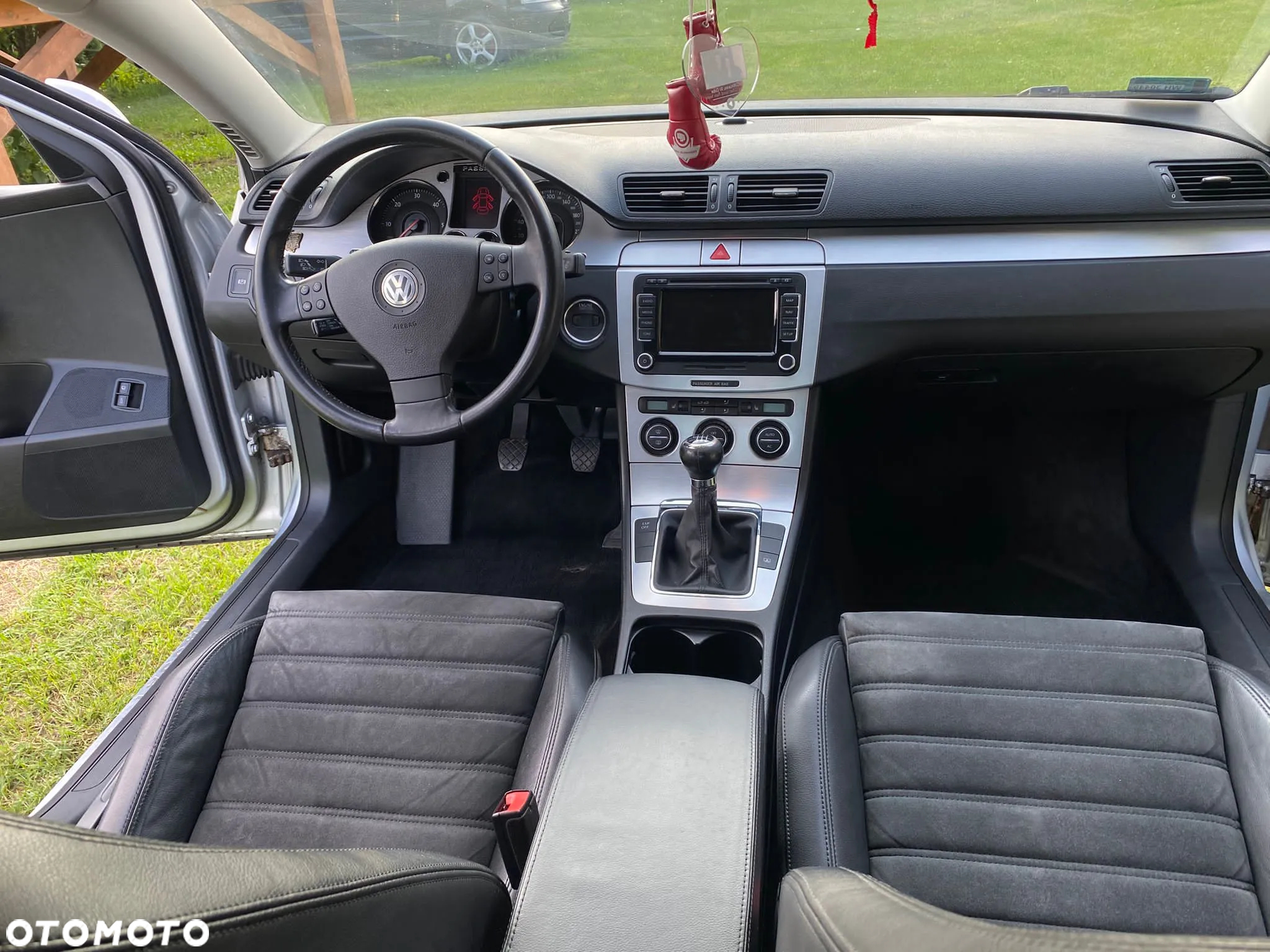 Volkswagen Passat 2.0 TDI DPF Highline - 13
