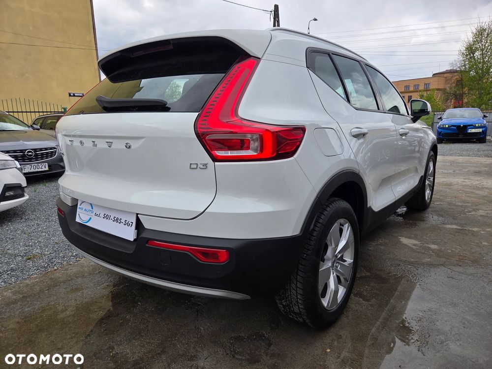Volvo XC 40 D3 SCR Momentum - 9