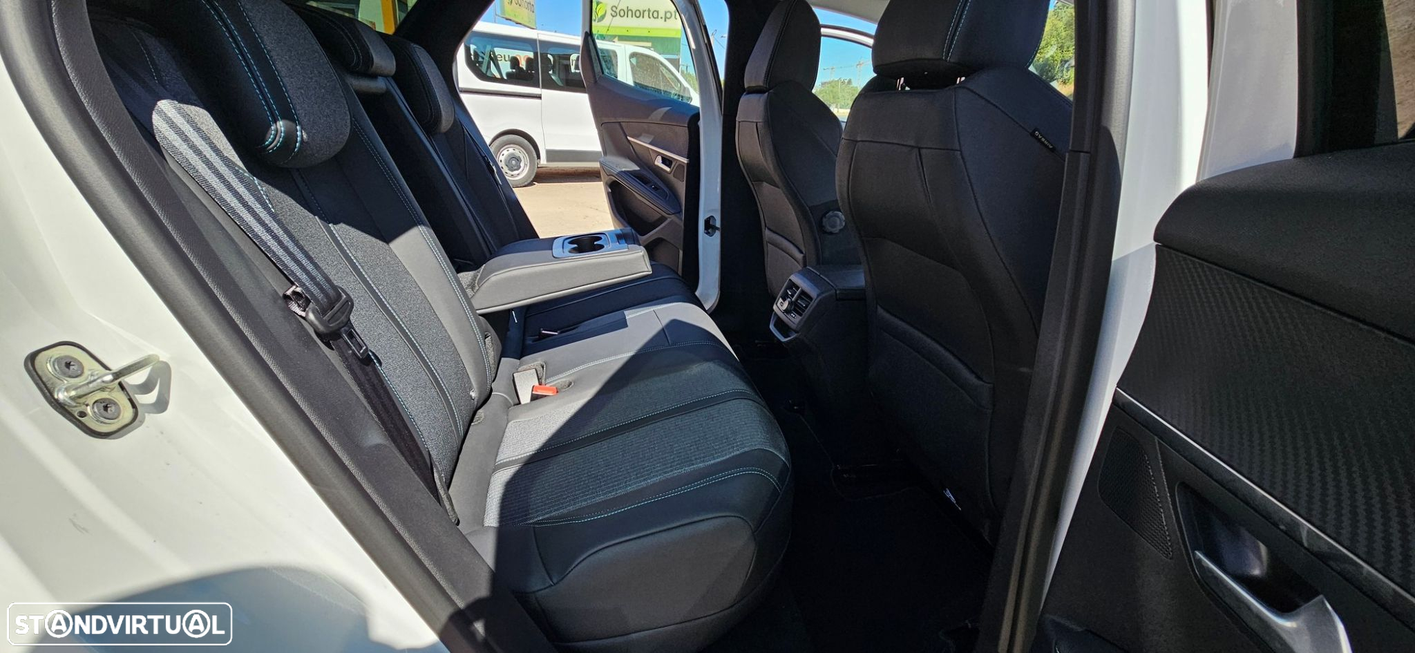 Peugeot 3008 1.6 Hybrid Allure e-EAT8 - 24