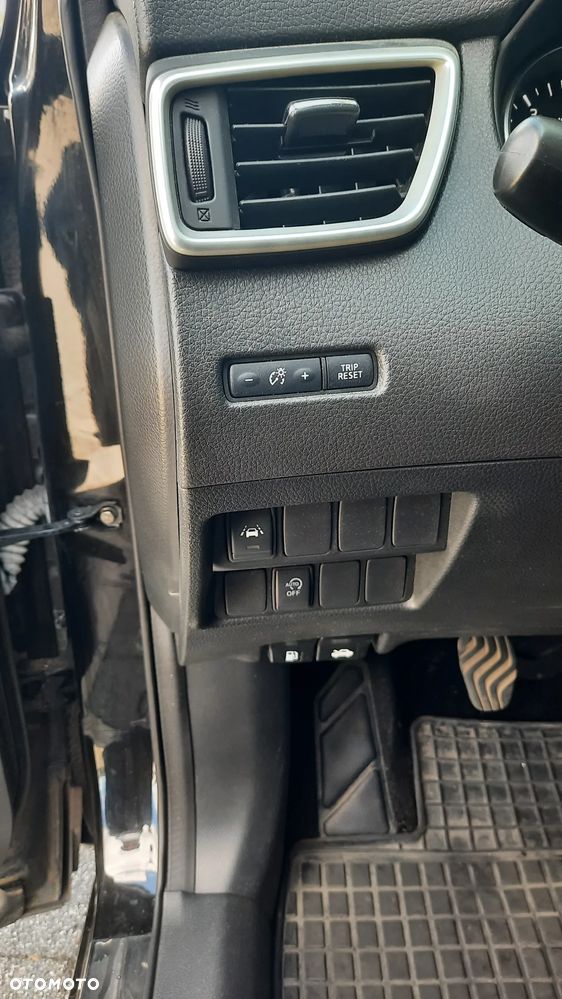 Nissan Qashqai 1.3 DIG-T N-CONNECTA - 13