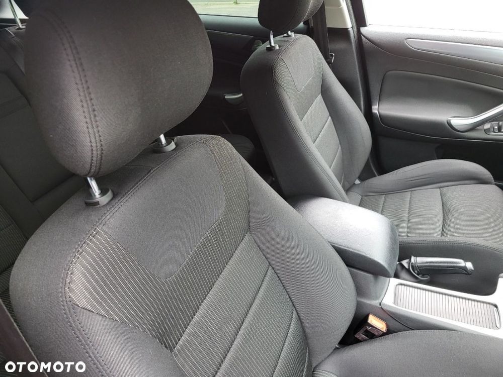 Ford Mondeo - 28