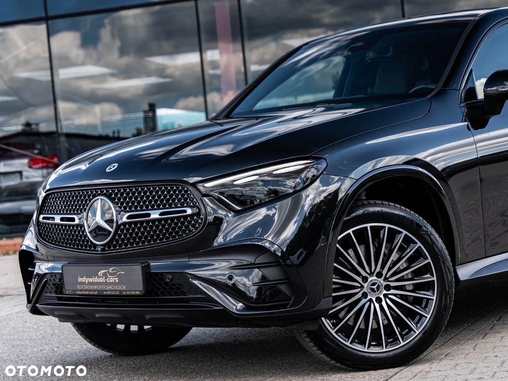 Mercedes-Benz GLC 300 e 4Matic 9G-TRONIC AMG Line - 8
