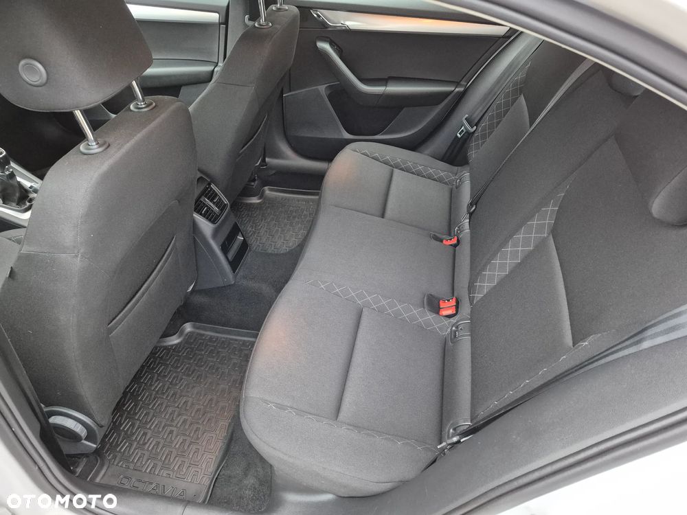 Skoda Octavia 1.5 TSI ACT Active - 6