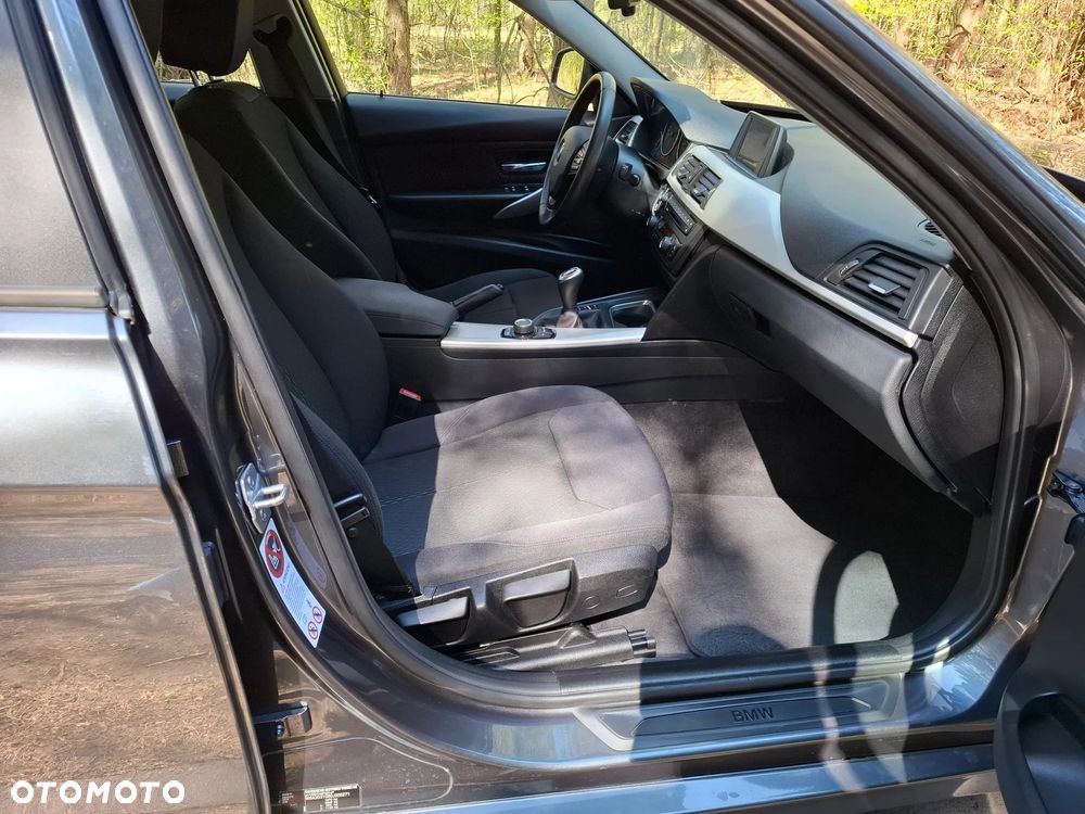 BMW Seria 3 320d - 9