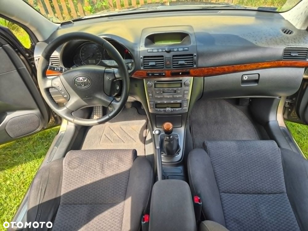 Toyota Avensis 2.2 D-4D Sol - 9