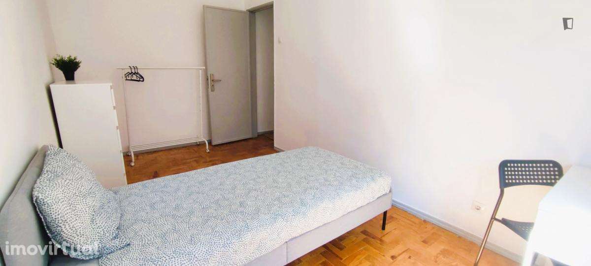 Quarto - localizado em Amadora Lisbon - Grande imagem: 2/8