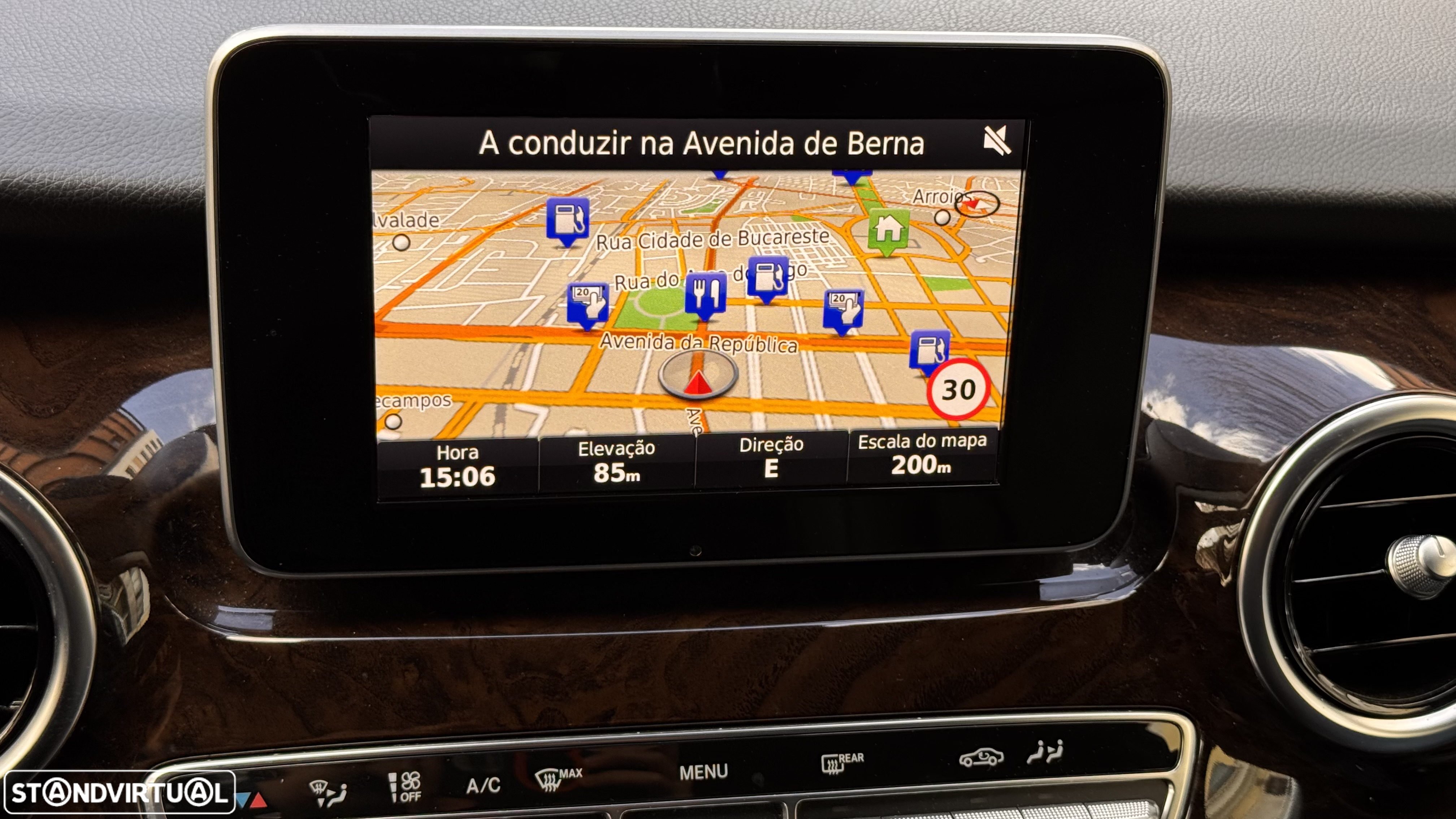 Mercedes-Benz V 220 d Longo Avantgarde Aut. - 28