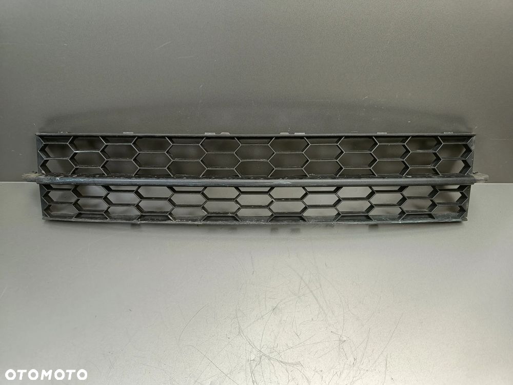 Kratka Zderzaka Środkowa Skoda Octavia 3 III Atrapa 5E0853677 - 1