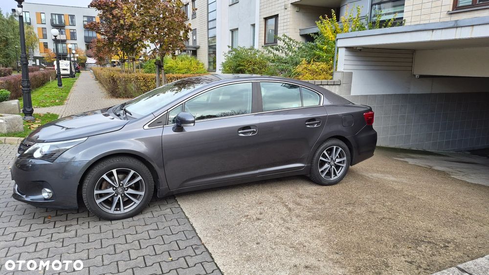 Toyota Avensis - 8