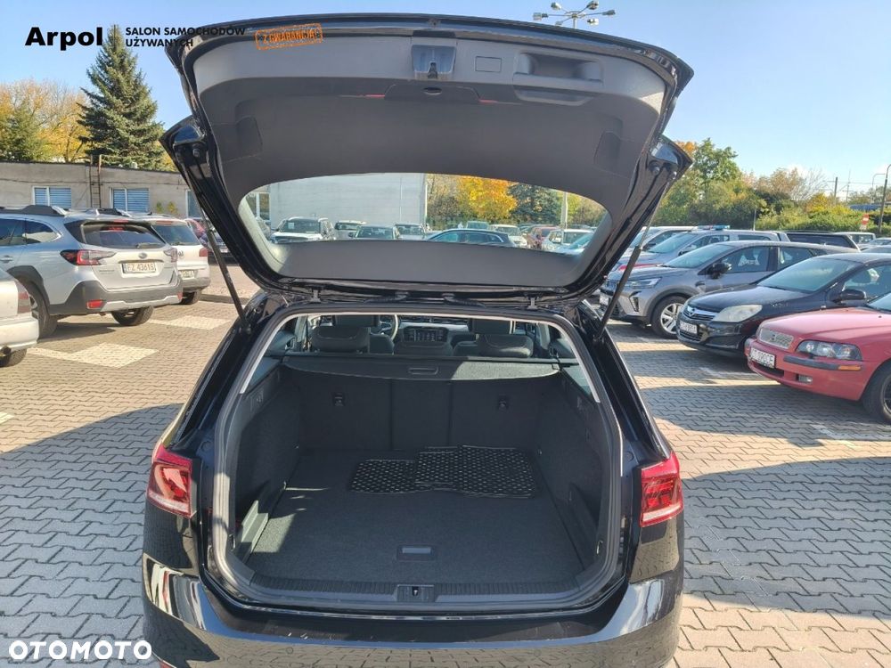 Volkswagen Passat - 32