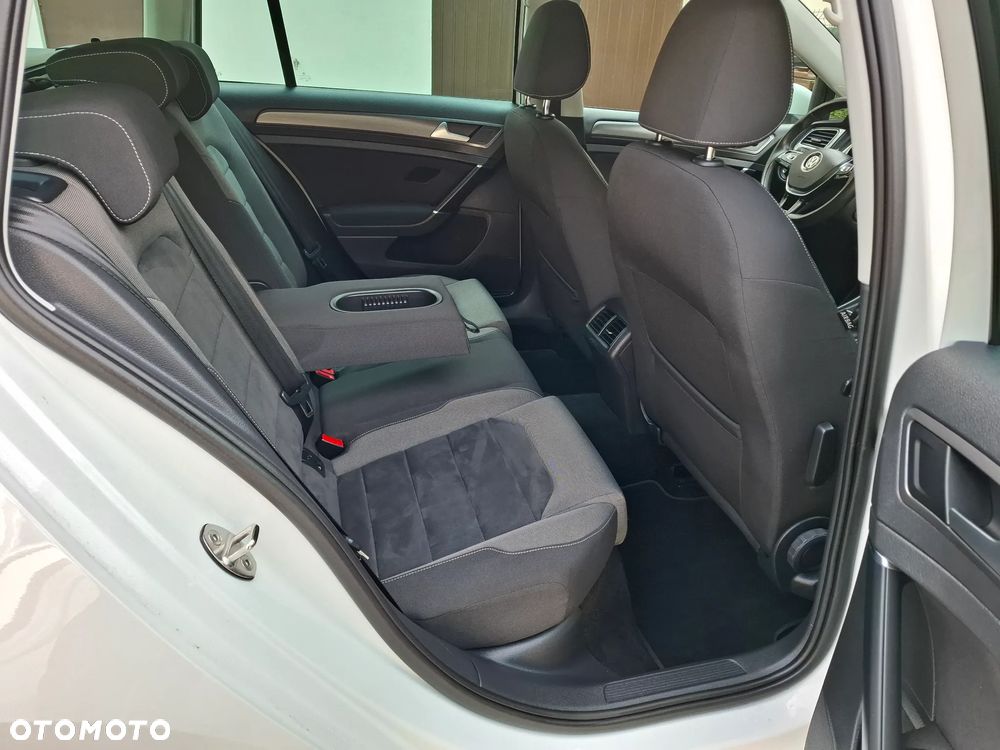 Volkswagen Golf - 19