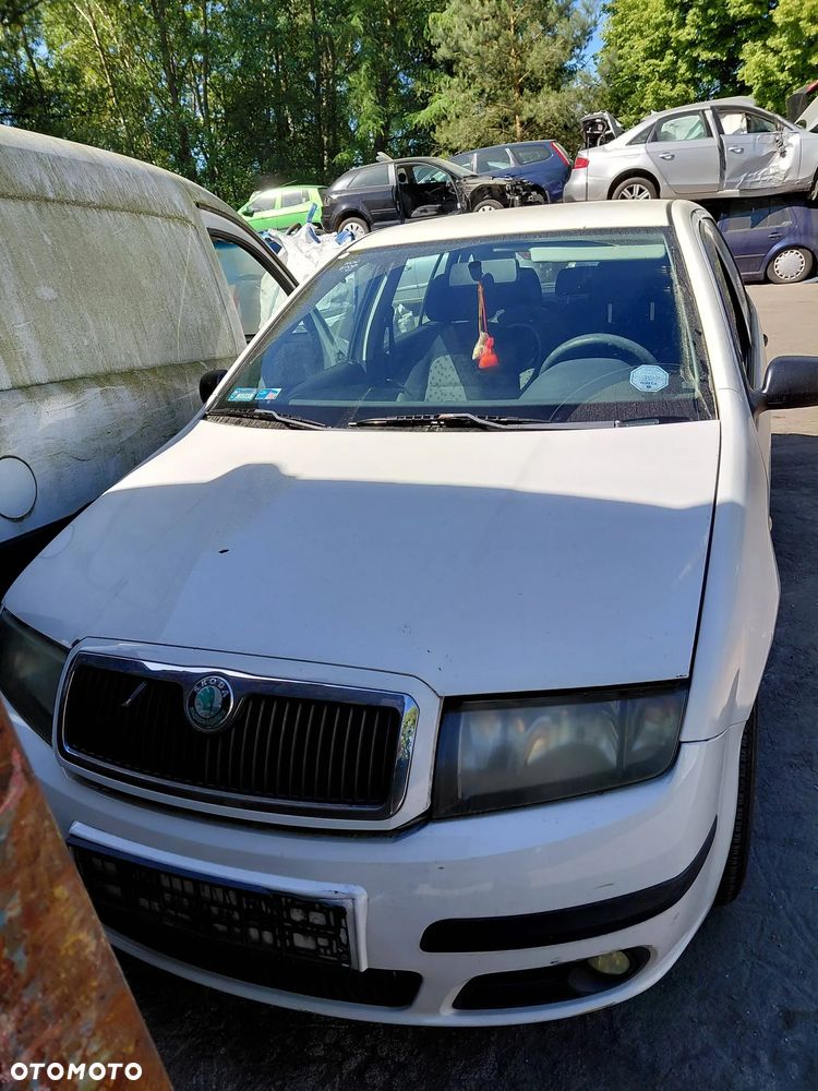Na części: Skoda Fabia Combi  Rok 2007 Pojemność 1390 Moc 59 Benzyna - 6