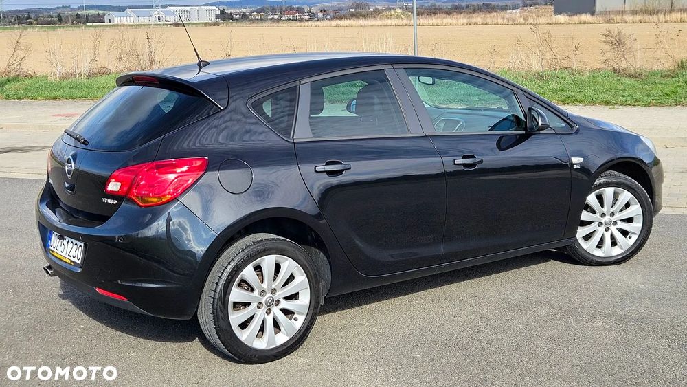 Opel Astra 1.4 Turbo 150 Jahre - 3