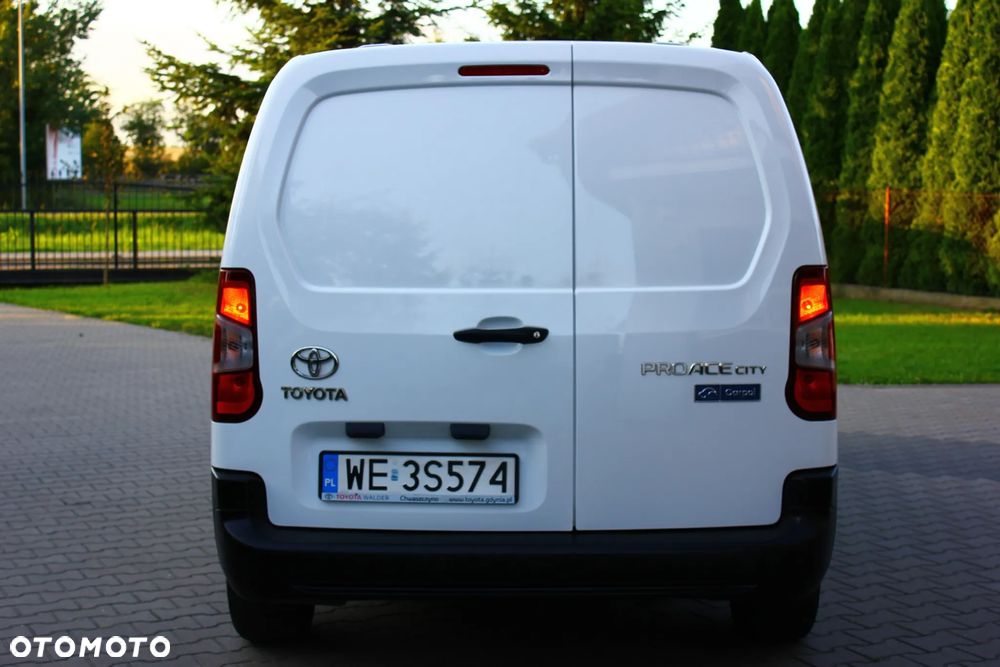 Toyota Proace City 1.5D-4D 102KM LONG L2 3 Osobowy Chłodnia - 17
