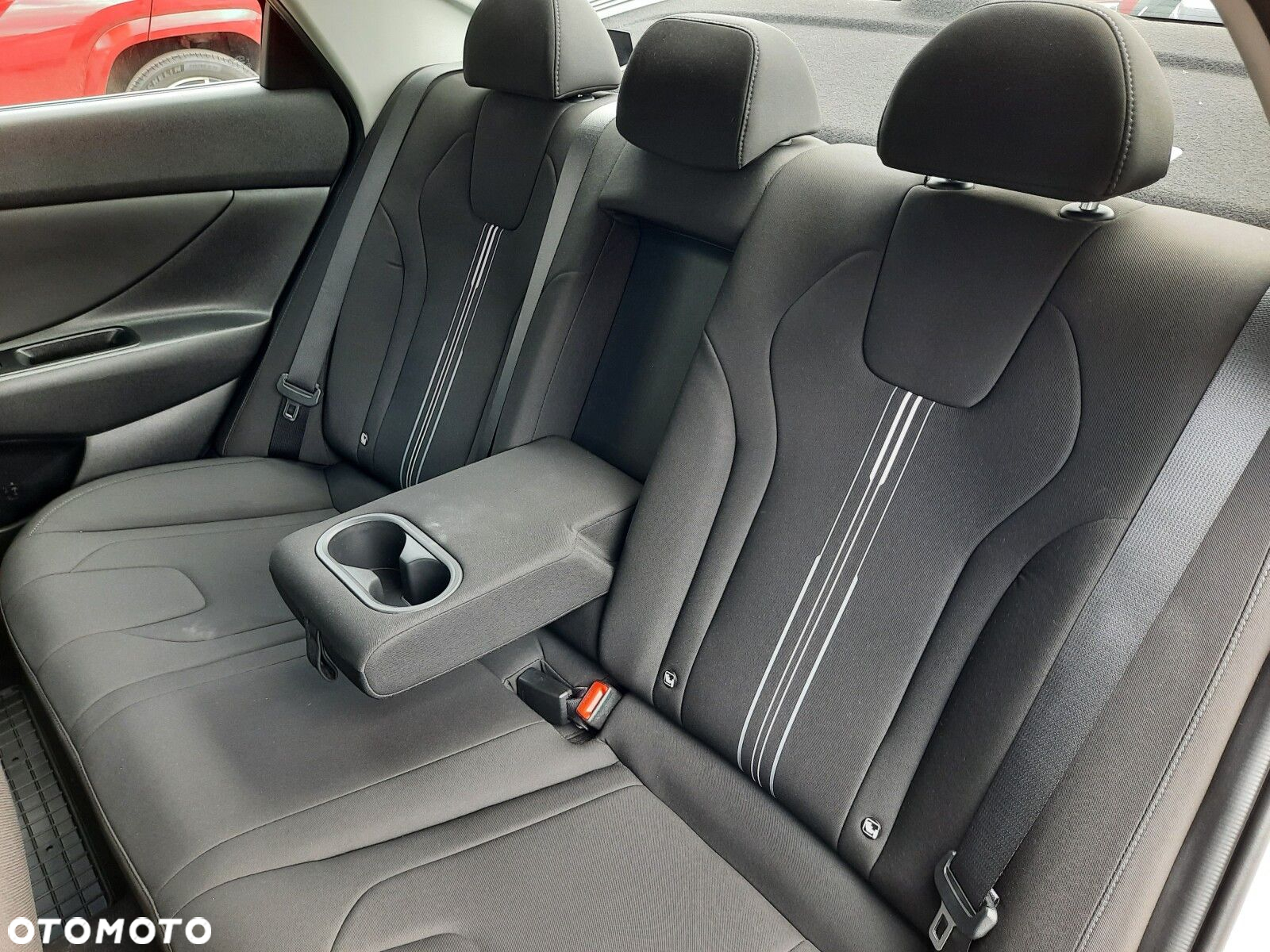 Hyundai Elantra - 17