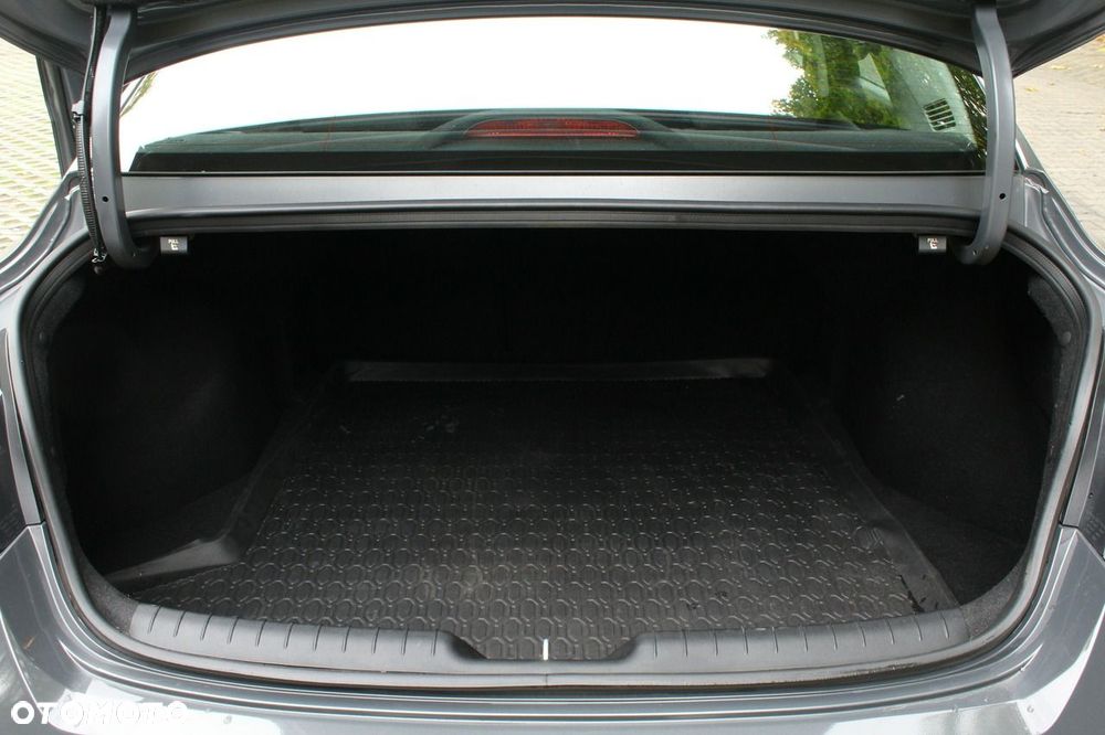 Hyundai Elantra - 23