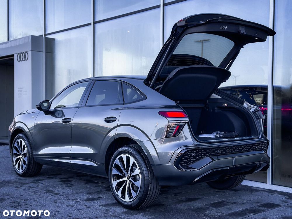 Audi Q3 Sportback - 12