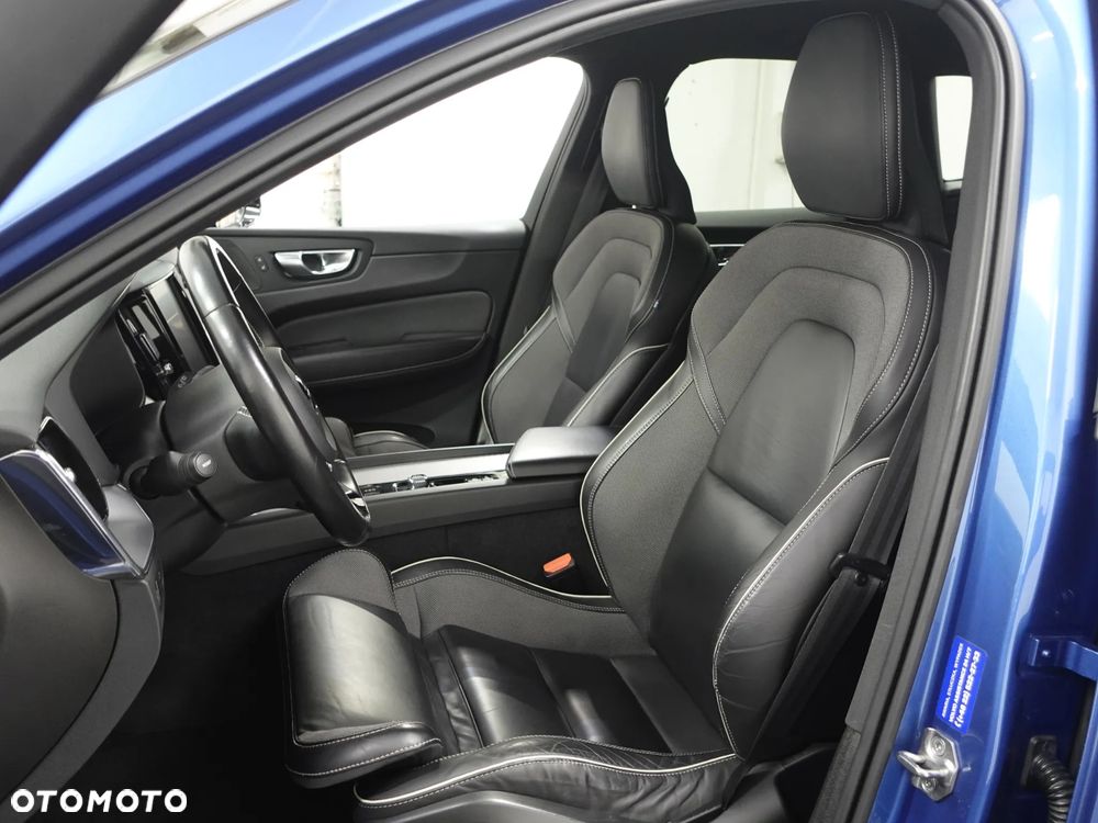 Volvo XC 60 B4 D AWD R-Design - 19
