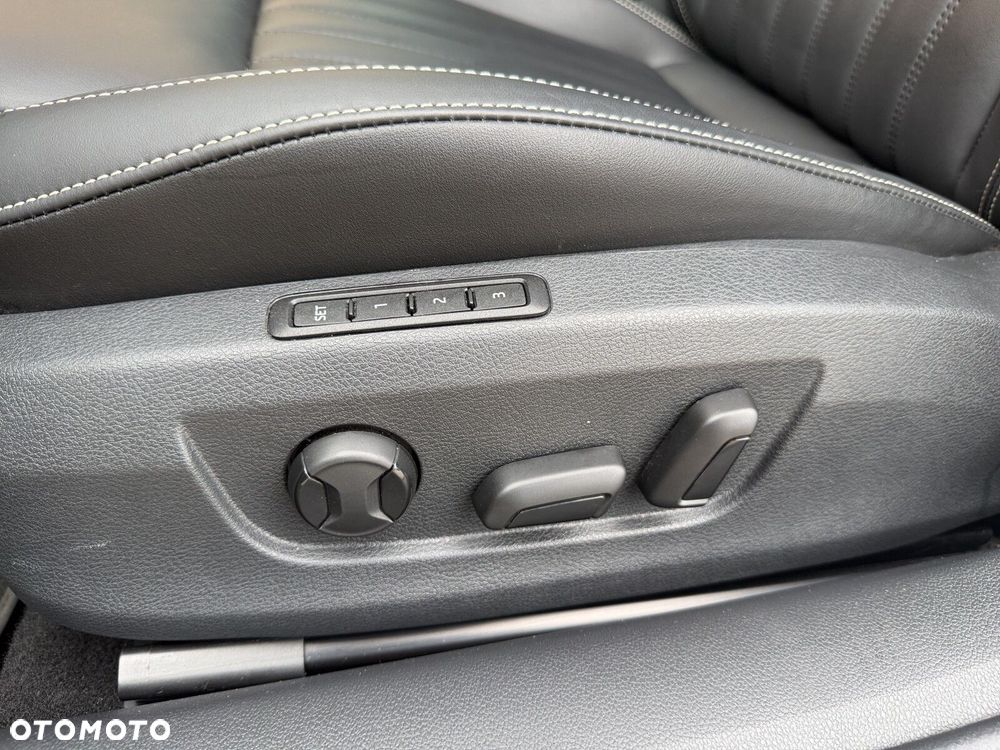 Skoda Superb 2.0 TDI SCR L&K DSG - 15