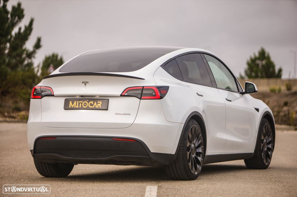 Tesla Model Y Performance Dual Motor AWD - 7