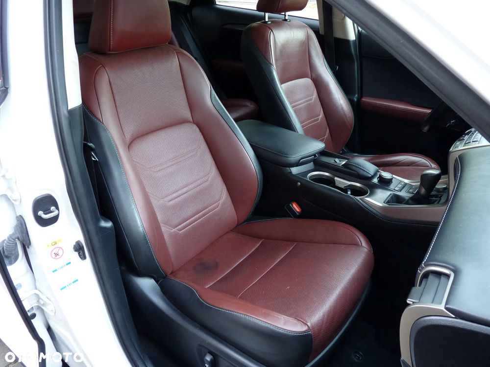 Lexus NX 200t Comfort AWD - 21