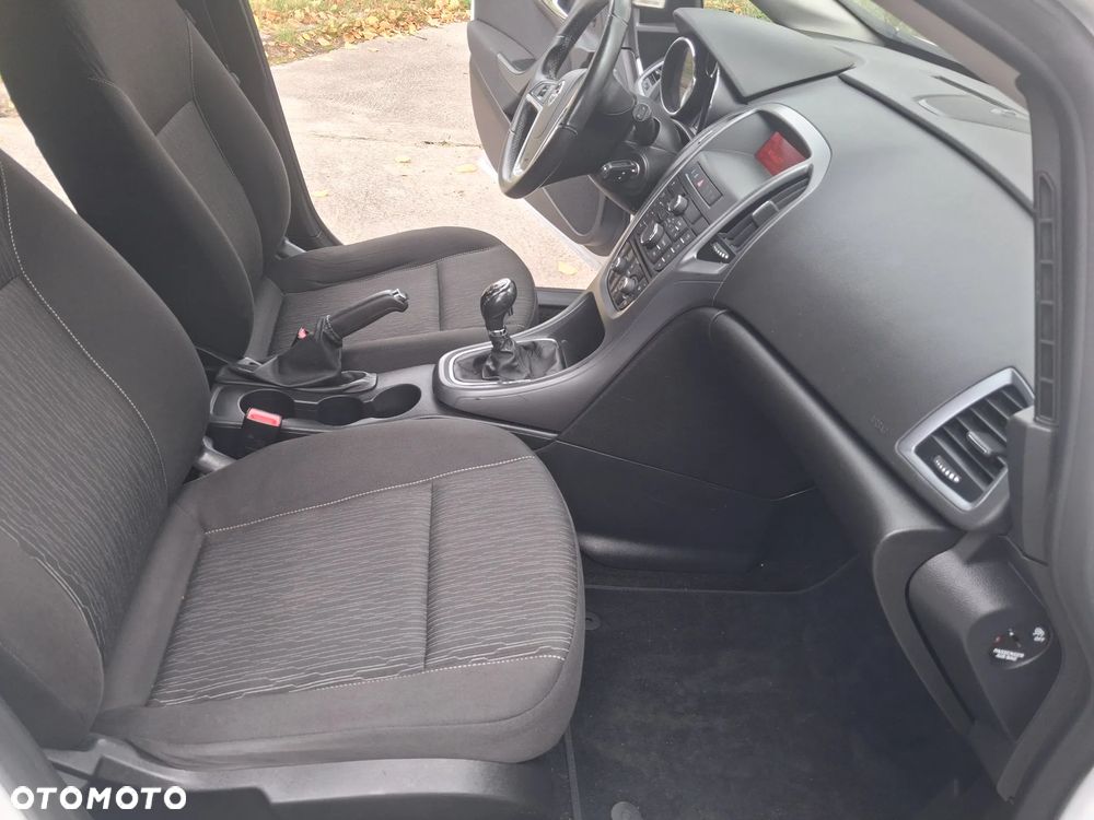 Opel Astra 1.6 Enjoy - 9