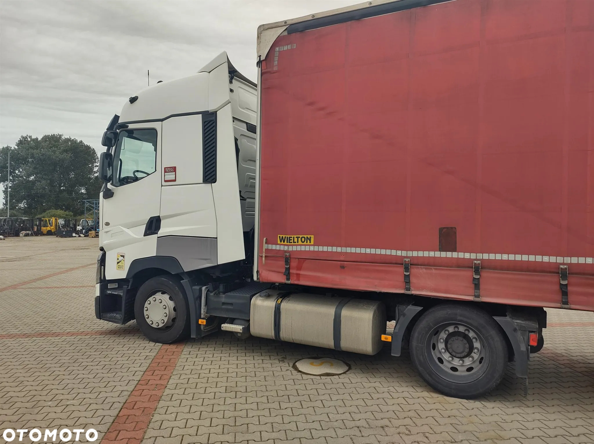 Renault TH480 - 4