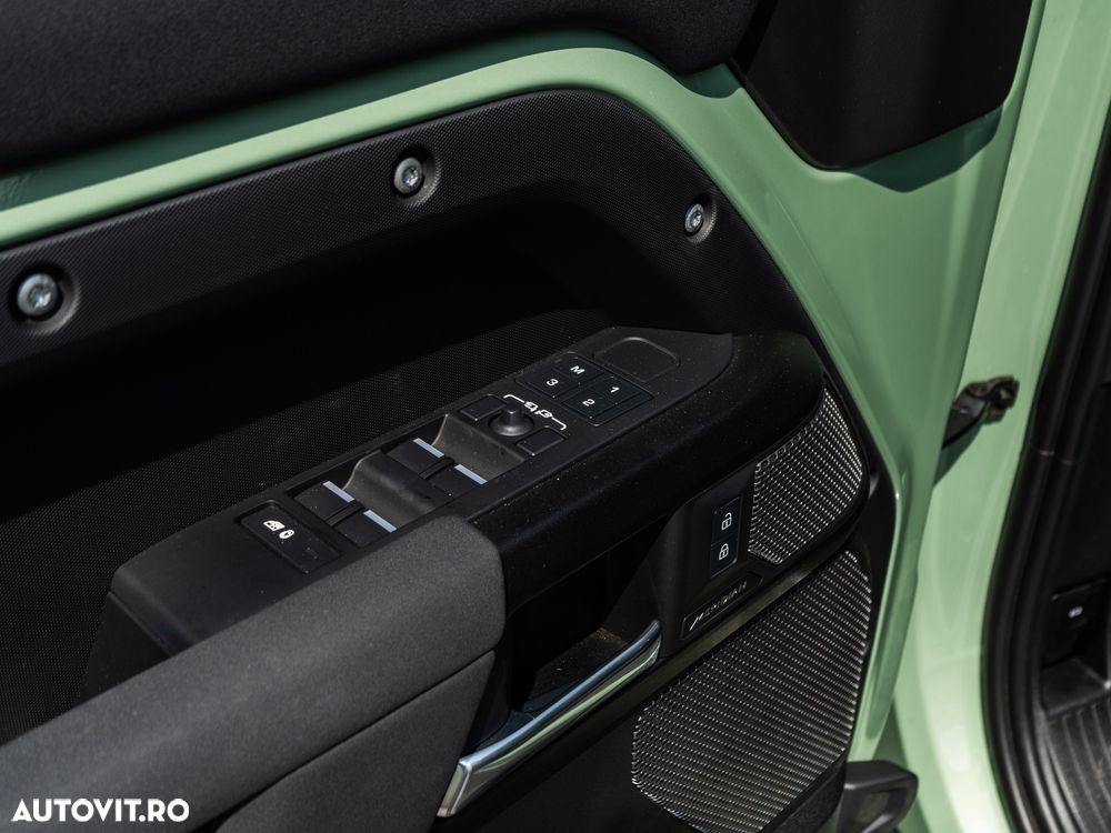 Land Rover Defender 110 3.0 P400 MHEV - 31