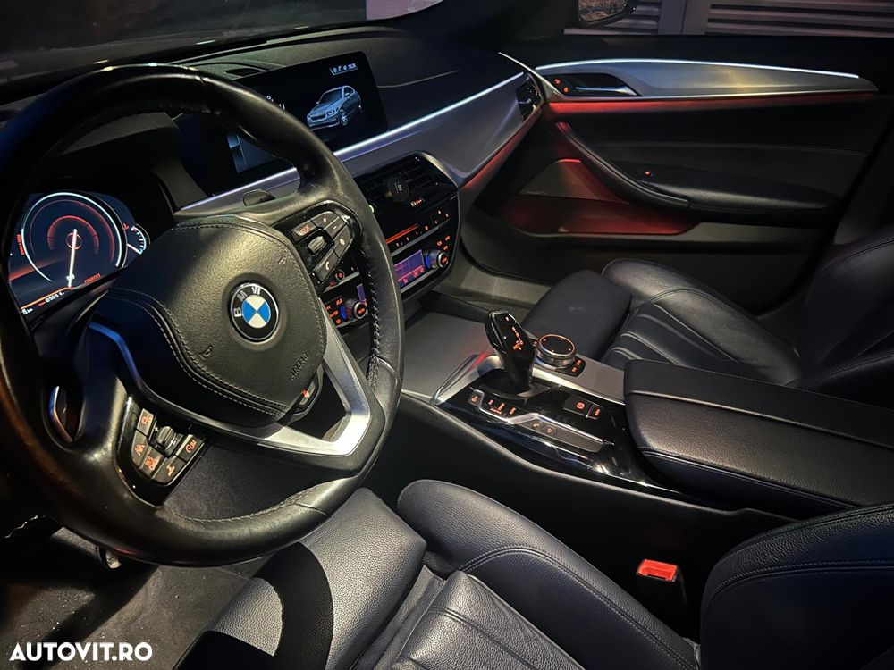 BMW Seria 5 530i Aut. Sport Line - 14