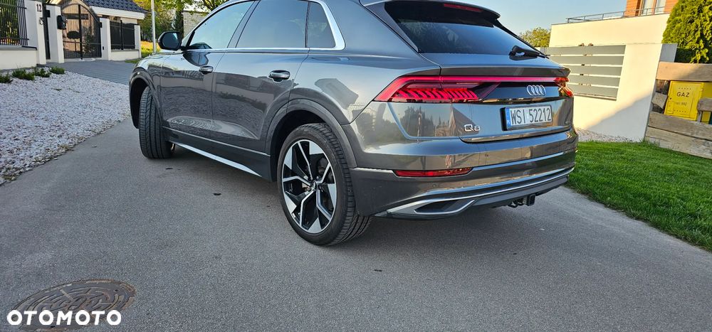 Audi Q8 55 TFSI quattro tiptronic - 11